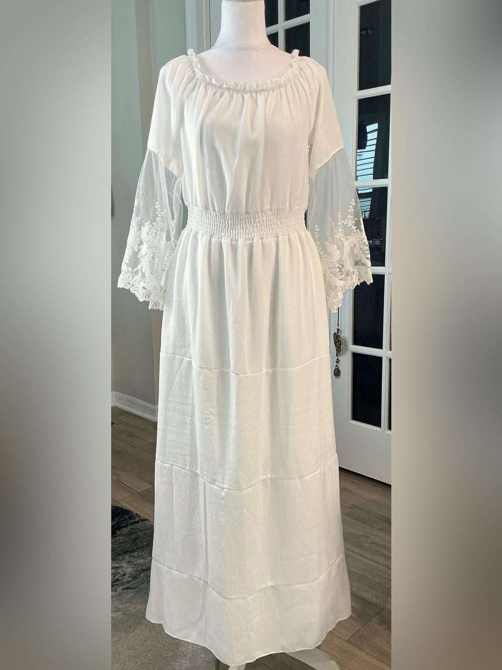 Boho White Off-Shoulder Maxi Dress Sheer Lace Bell Sleeve Tiered Size XL NWOT - Picture 6 of 16